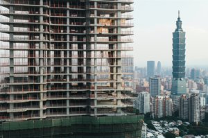 2025年台灣關稅調整對關稅房價的全面影響分析